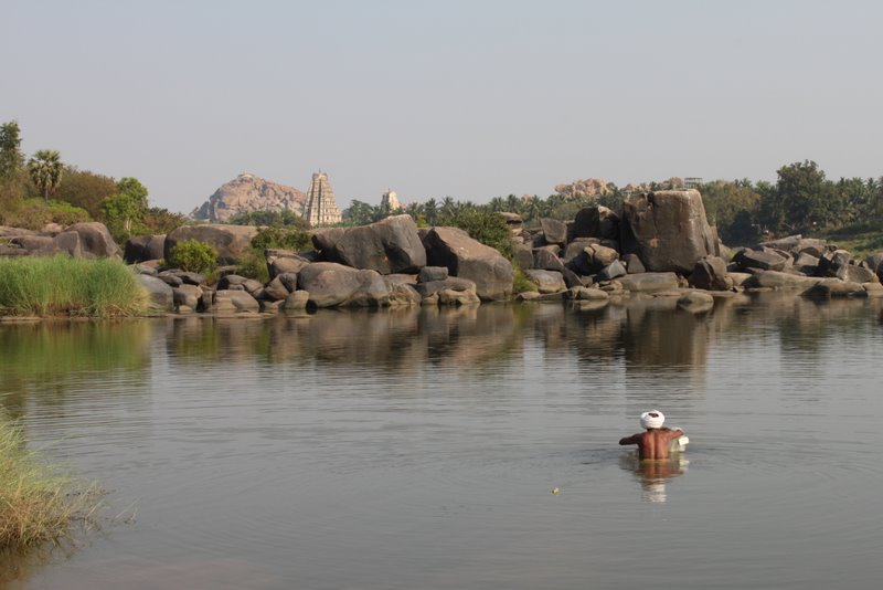 India 2010 - Hampi - Virupapur Gaddi - Swimming Lake